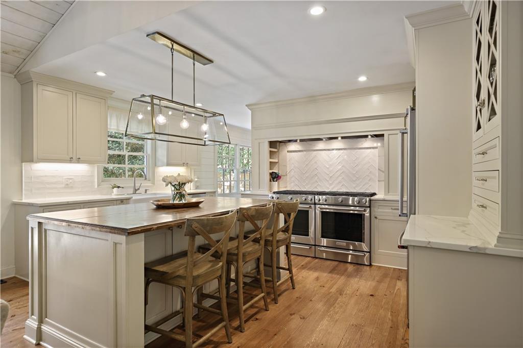 1566 Peachtree Battle Avenue NW