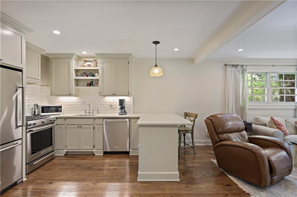 1566 Peachtree Battle Avenue NW