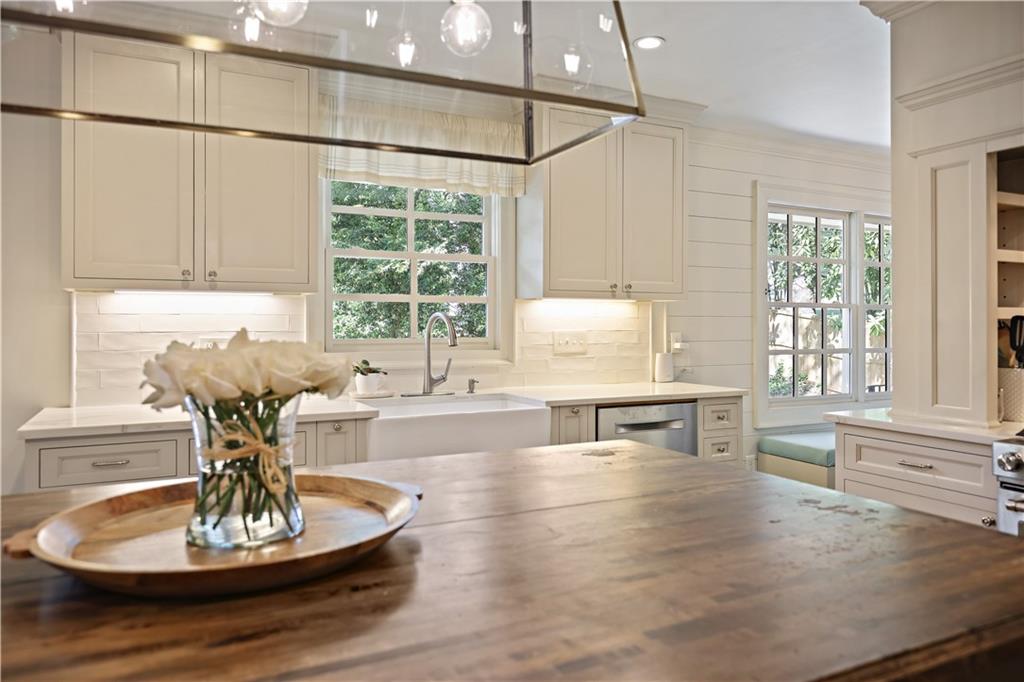 1566 Peachtree Battle Avenue NW