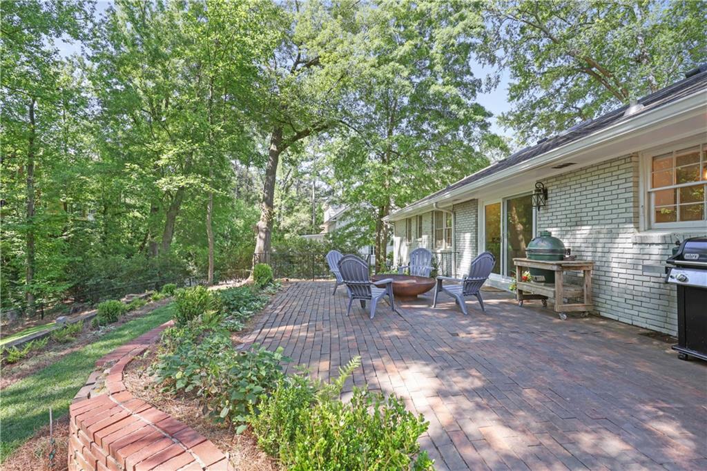 2509 Sharondale Drive NE