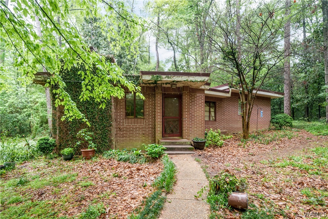 2501 16th Street E