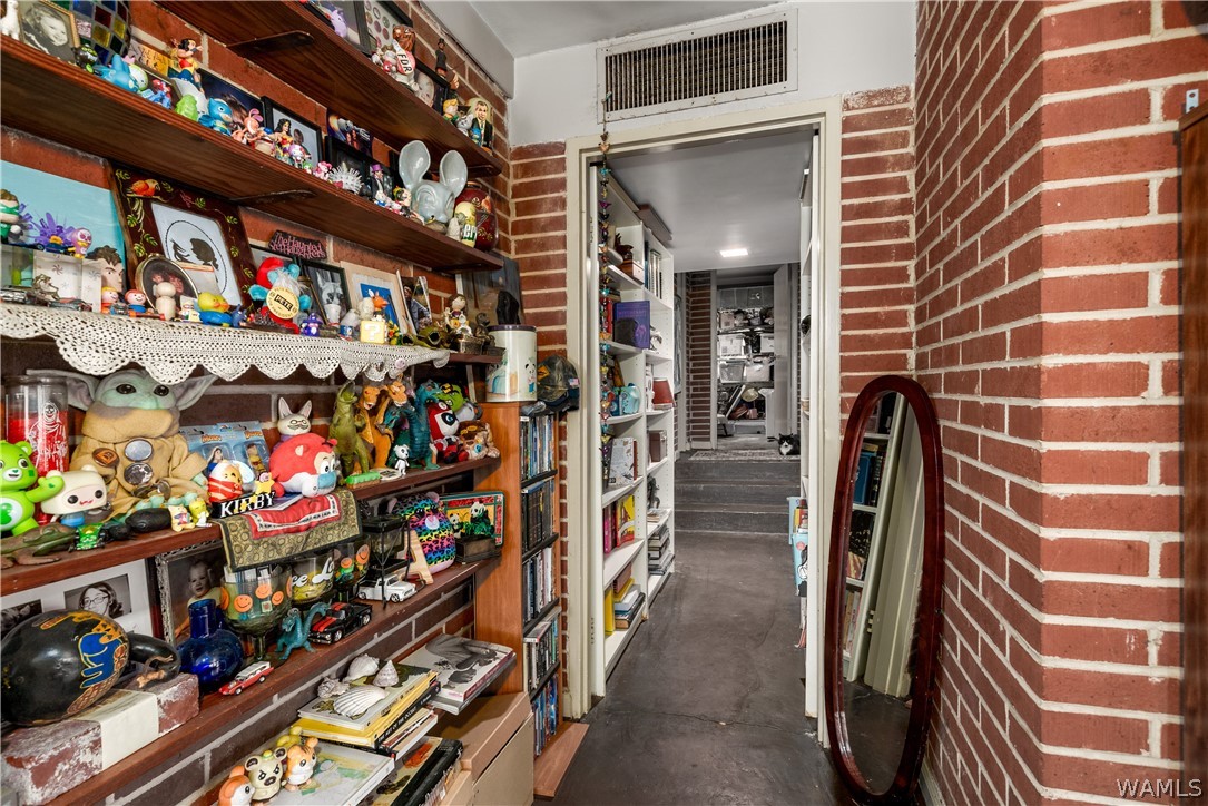 2501 16th Street E