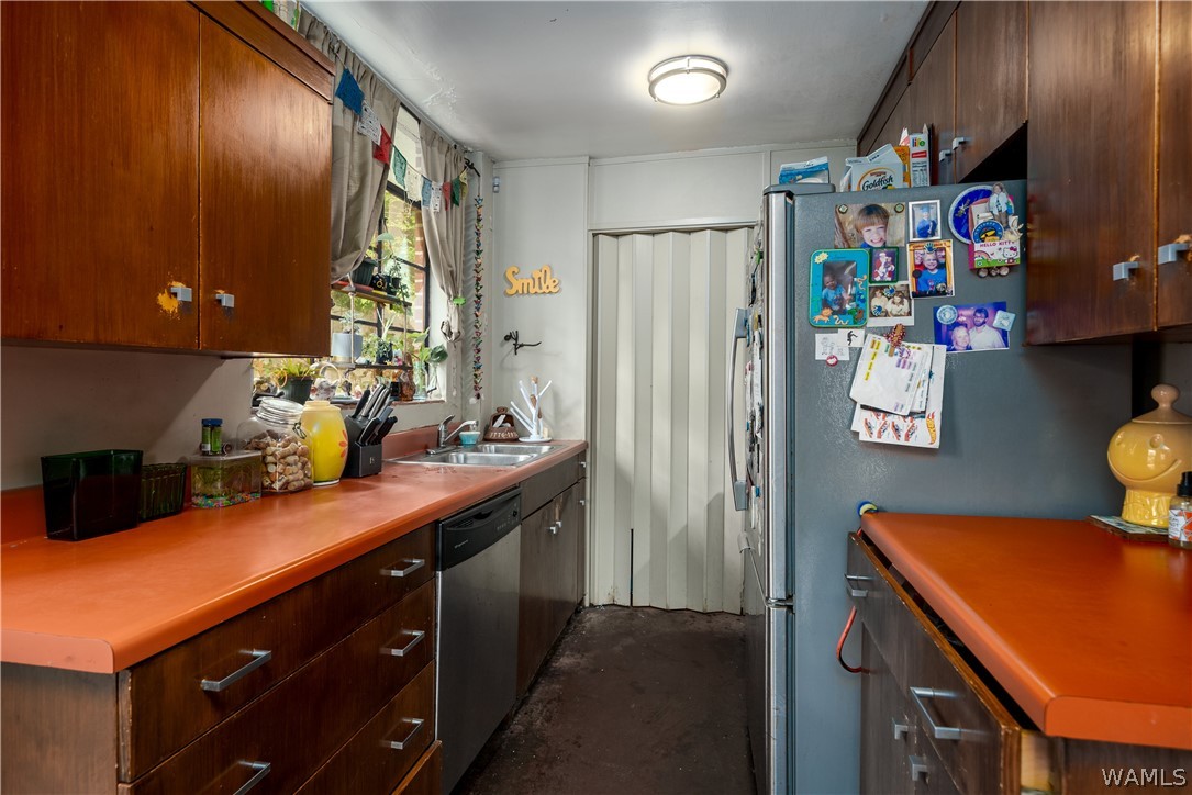2501 16th Street E