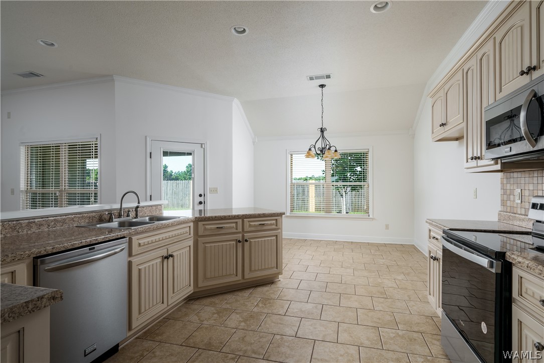 16417 Cherokee Bend Parkway