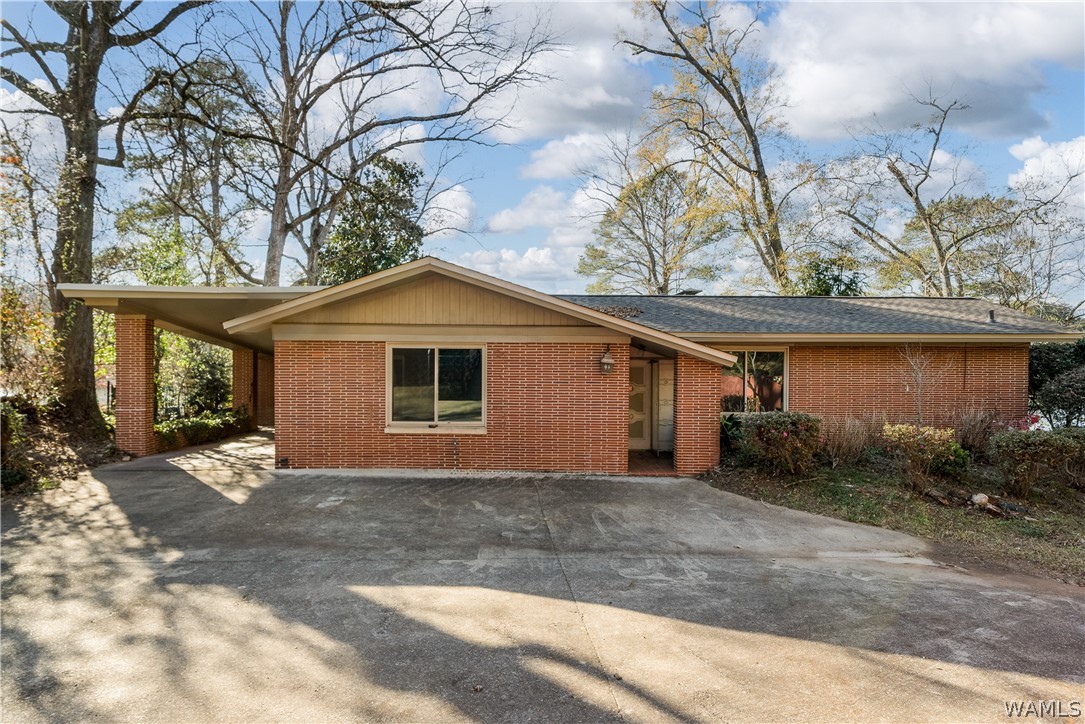 4618 Northwood Lake Drive E