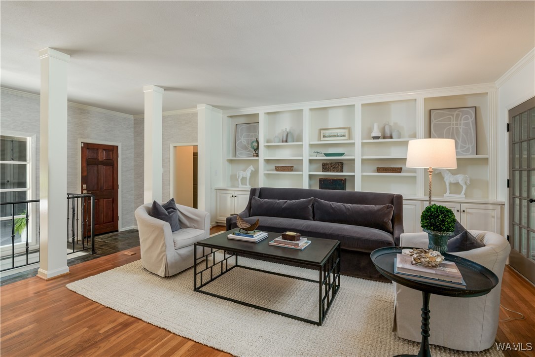 1216 Indian Hills Circle