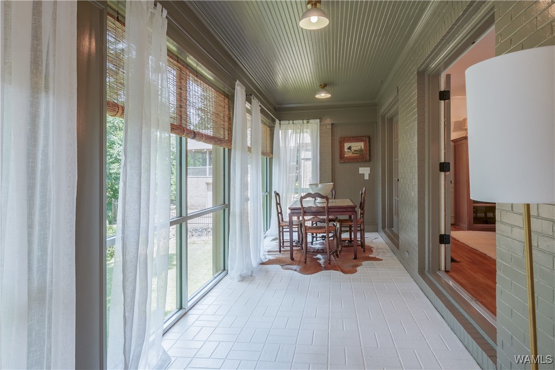 1216 Indian Hills Circle