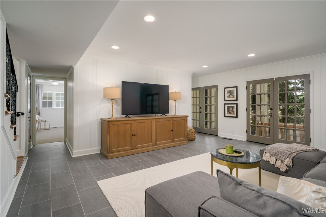 1216 Indian Hills Circle