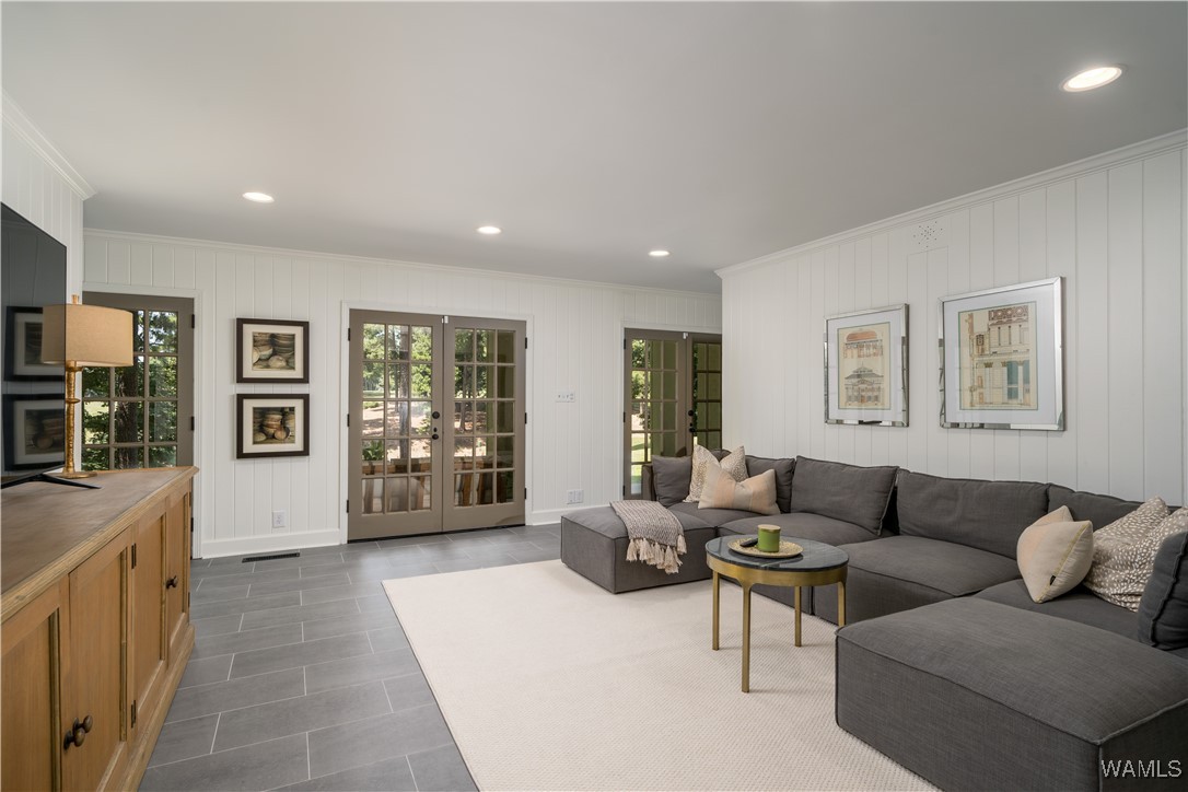 1216 Indian Hills Circle
