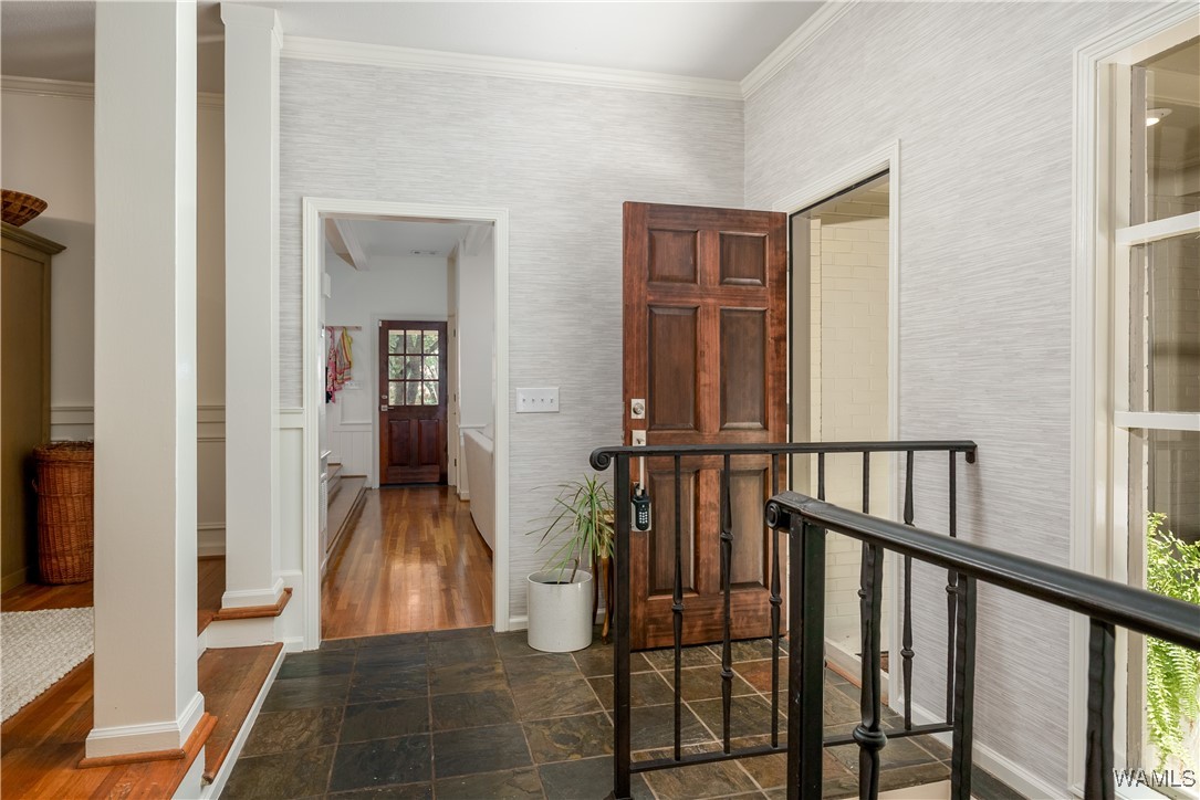 1216 Indian Hills Circle