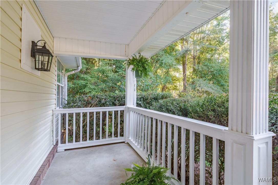 12625 Lakeland Hills Drive
