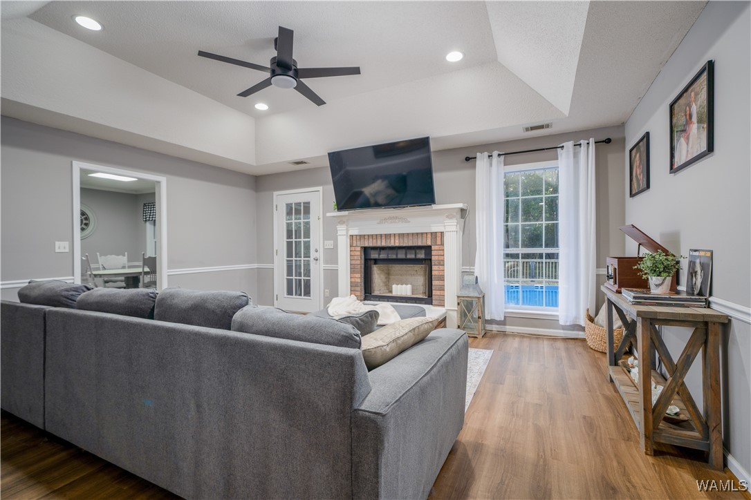12625 Lakeland Hills Drive