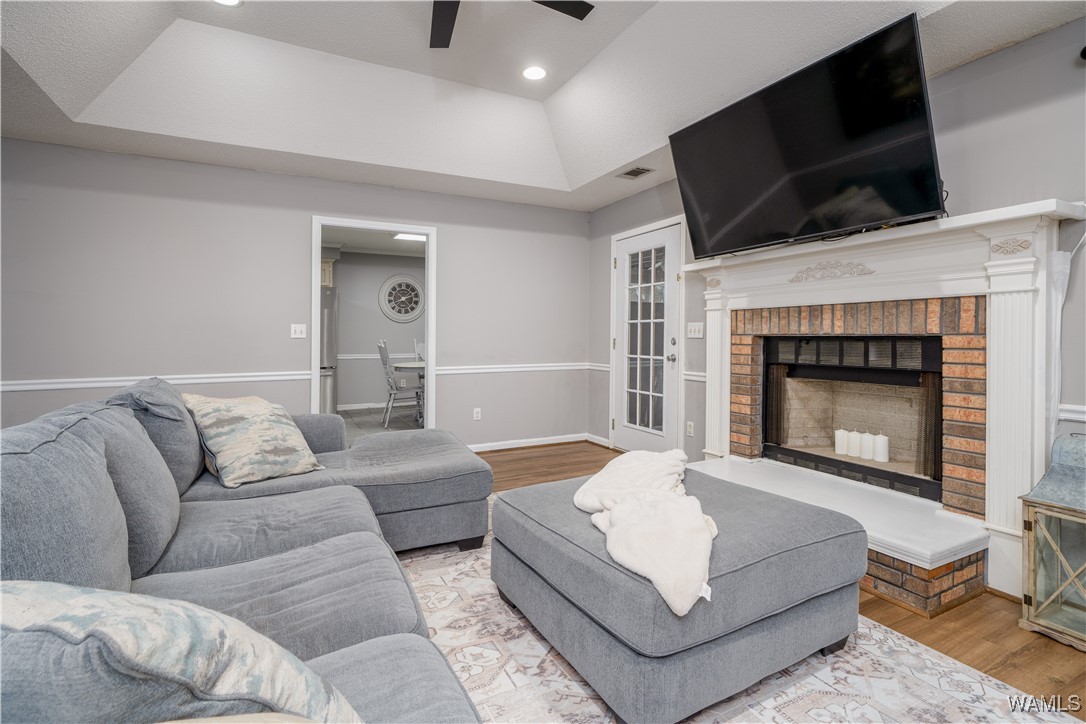 12625 Lakeland Hills Drive