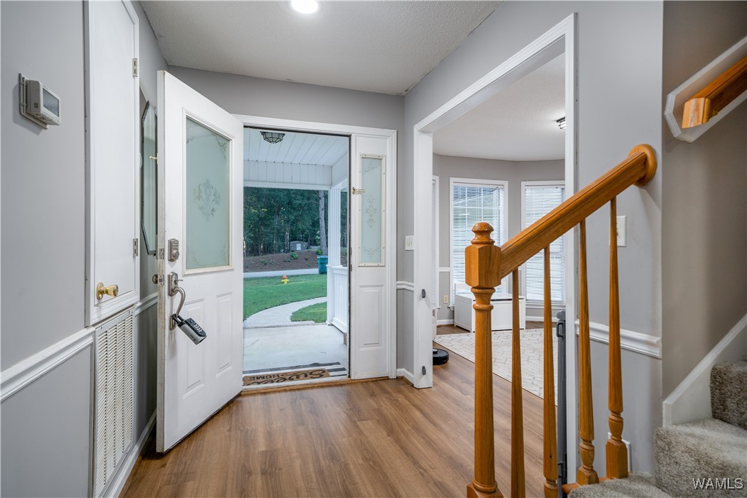 12625 Lakeland Hills Drive