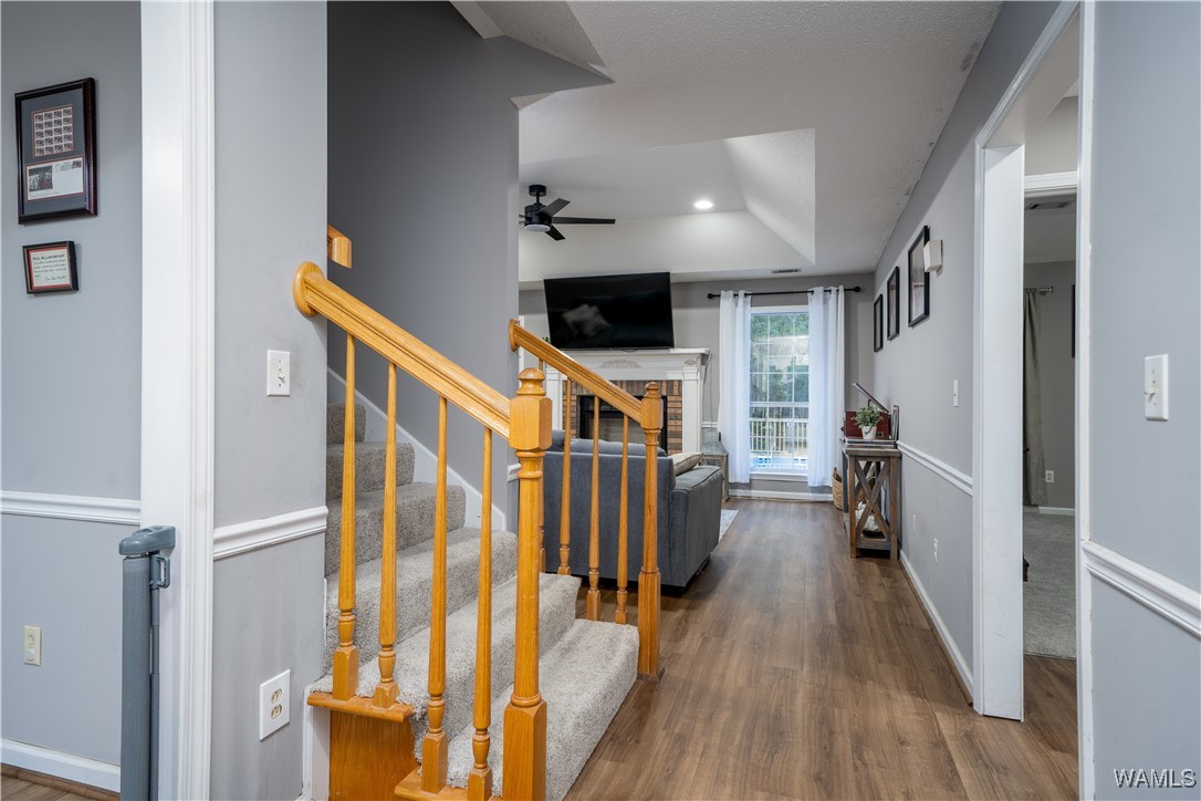 12625 Lakeland Hills Drive