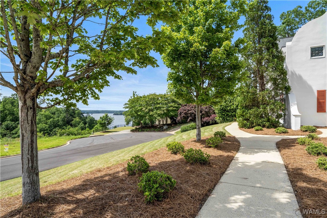 6823 Killick Place