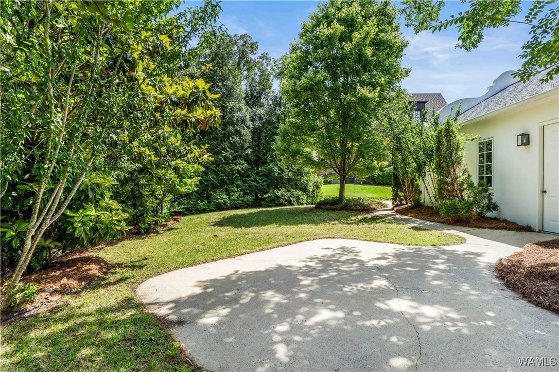 6823 Killick Place