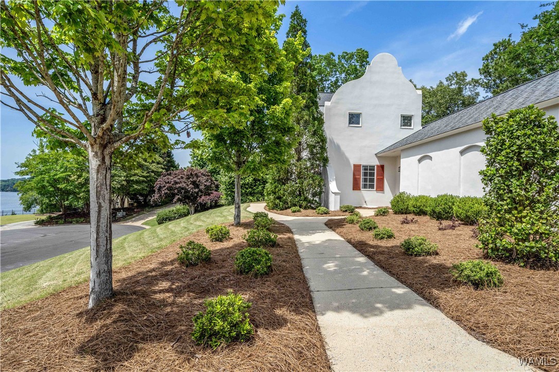 6823 Killick Place