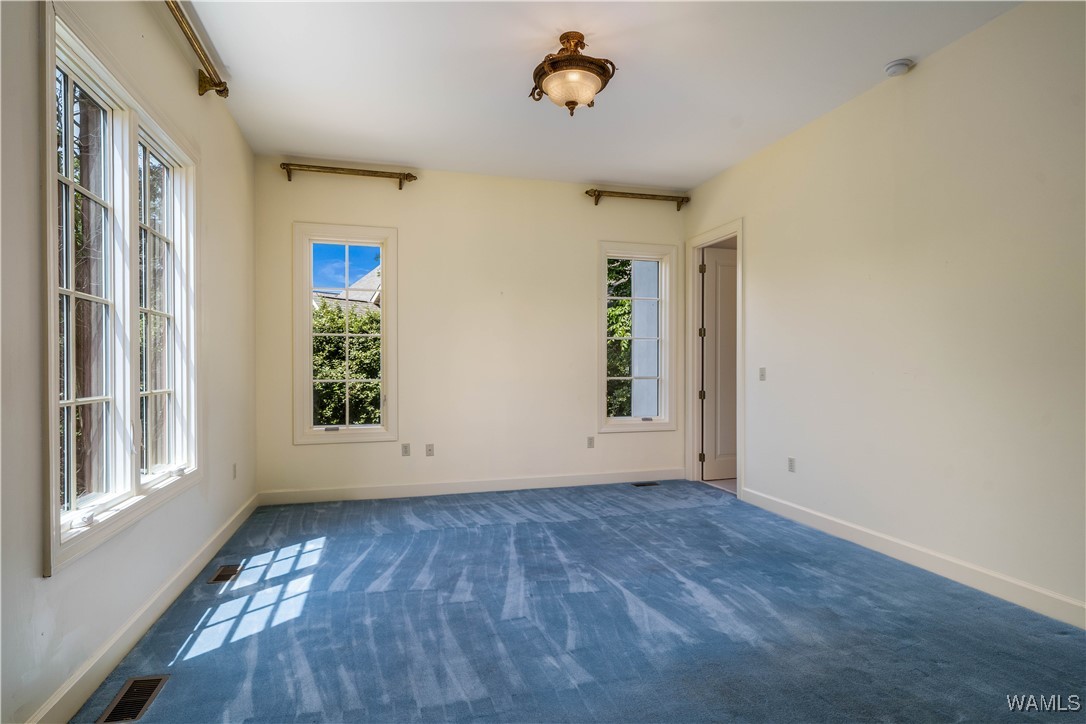 6823 Killick Place