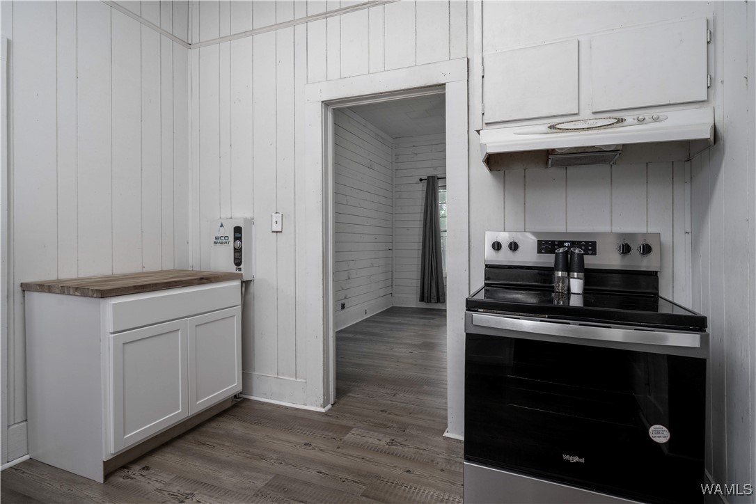 221 3rd Court SW