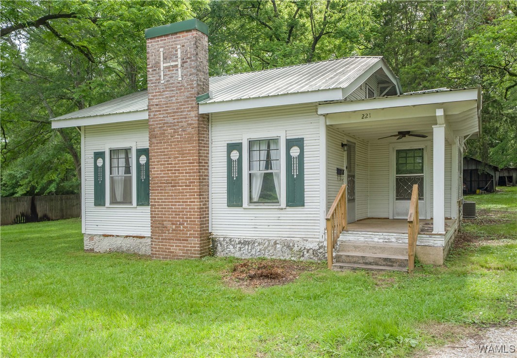 221 3rd Court SW