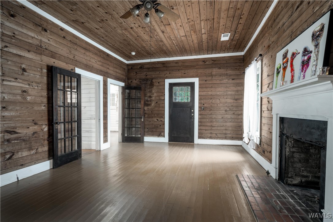 221 3rd Court SW