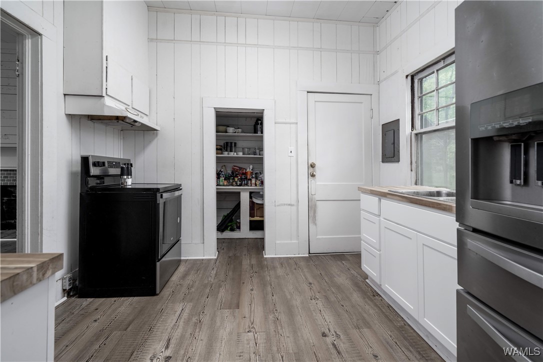 221 3rd Court SW