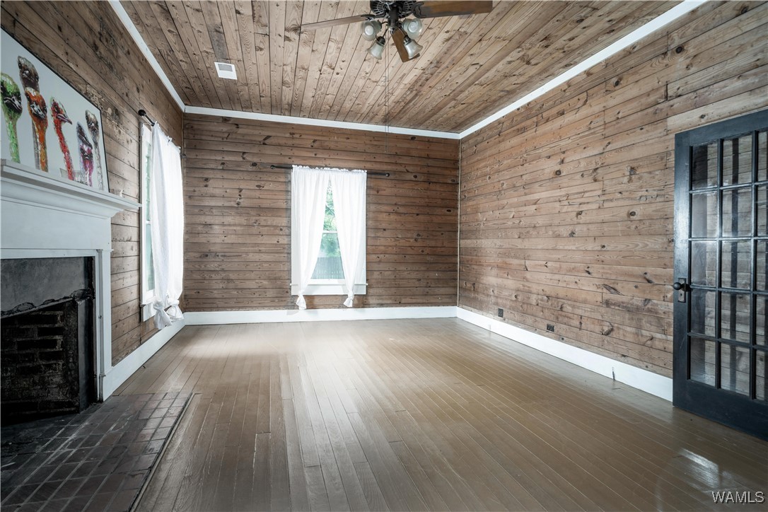 221 3rd Court SW