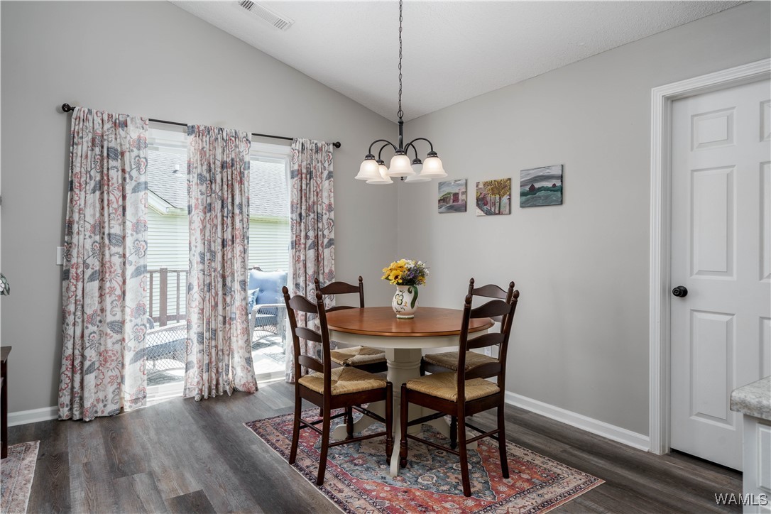 1031 Mockingbird Lane