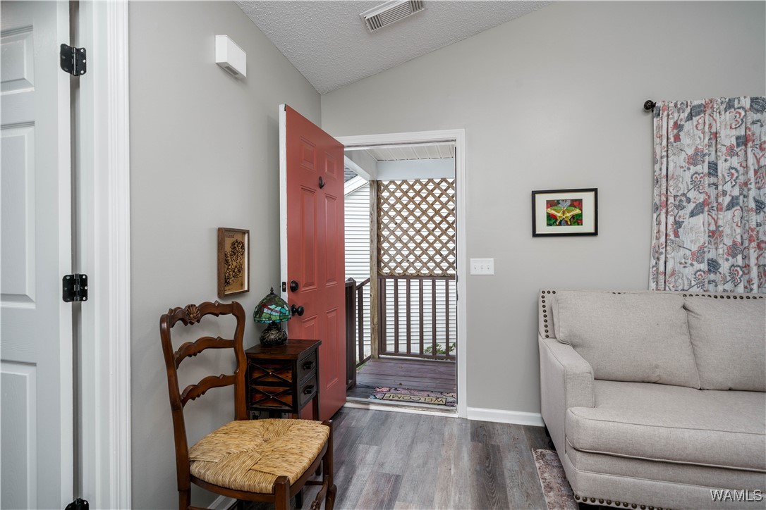 1031 Mockingbird Lane