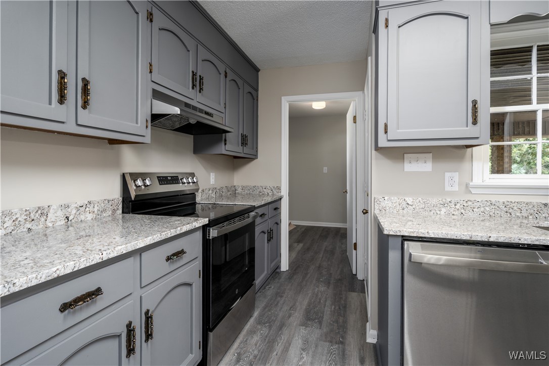 11095 Longbow Drive