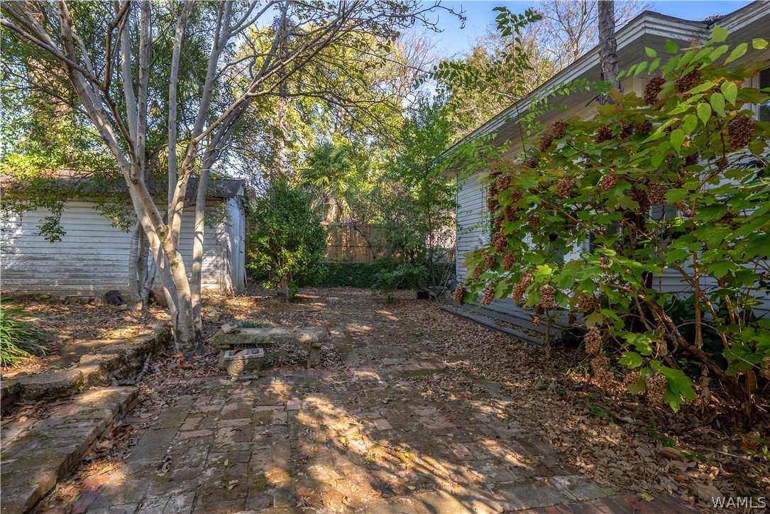 818 Queen City Avenue