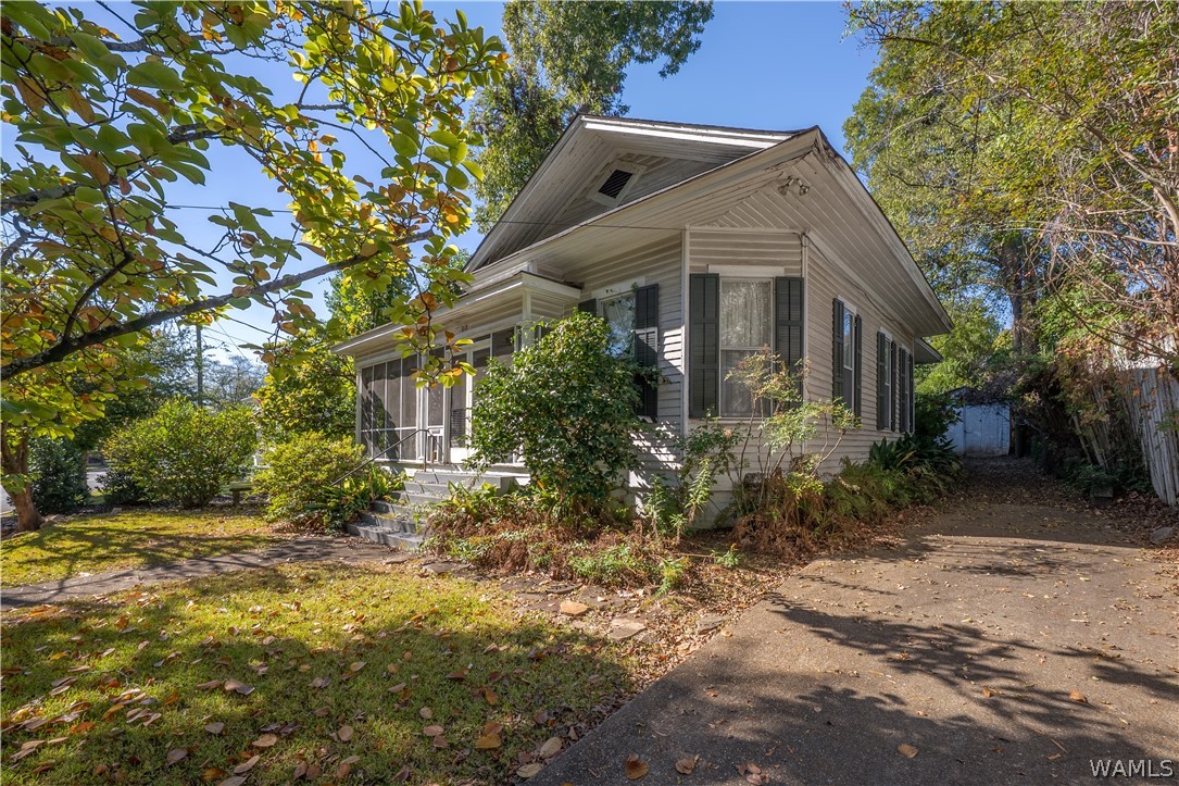 818 Queen City Avenue