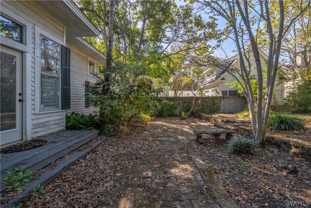 818 Queen City Avenue