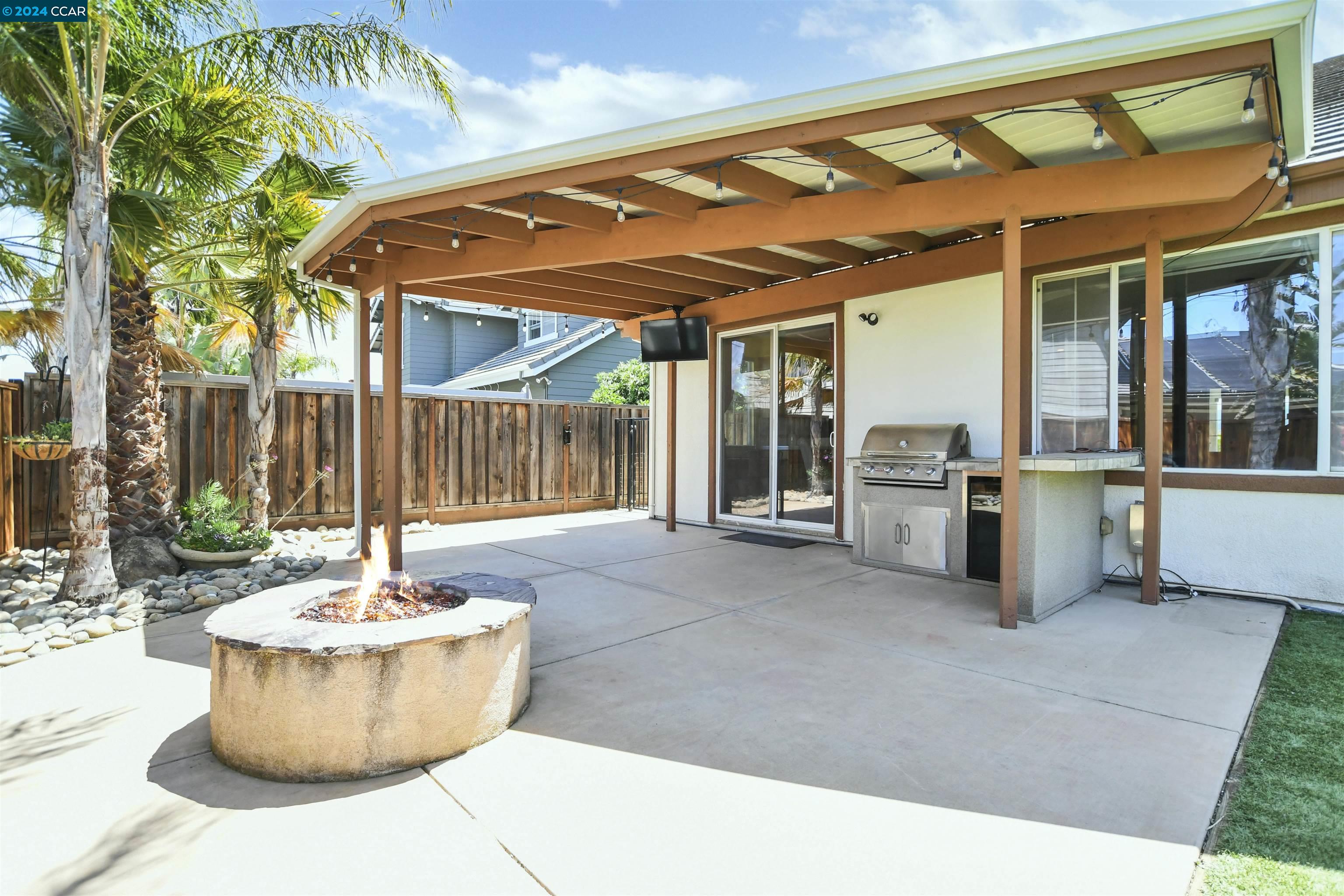 188 E Country Club Dr