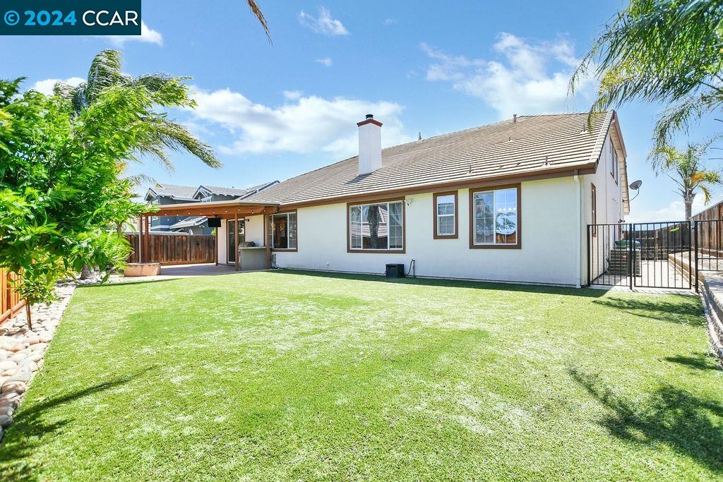 188 E Country Club Dr