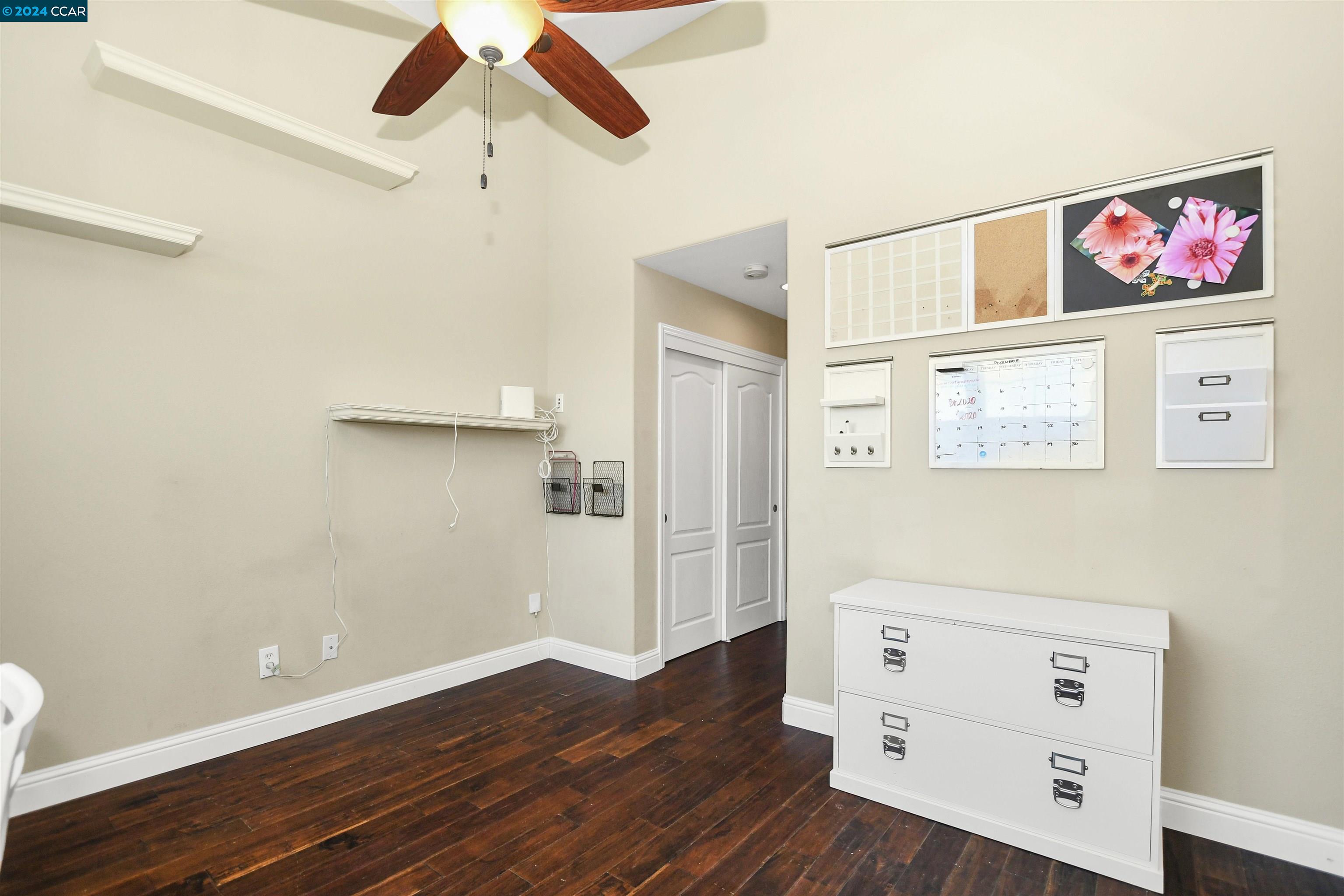 188 E Country Club Dr