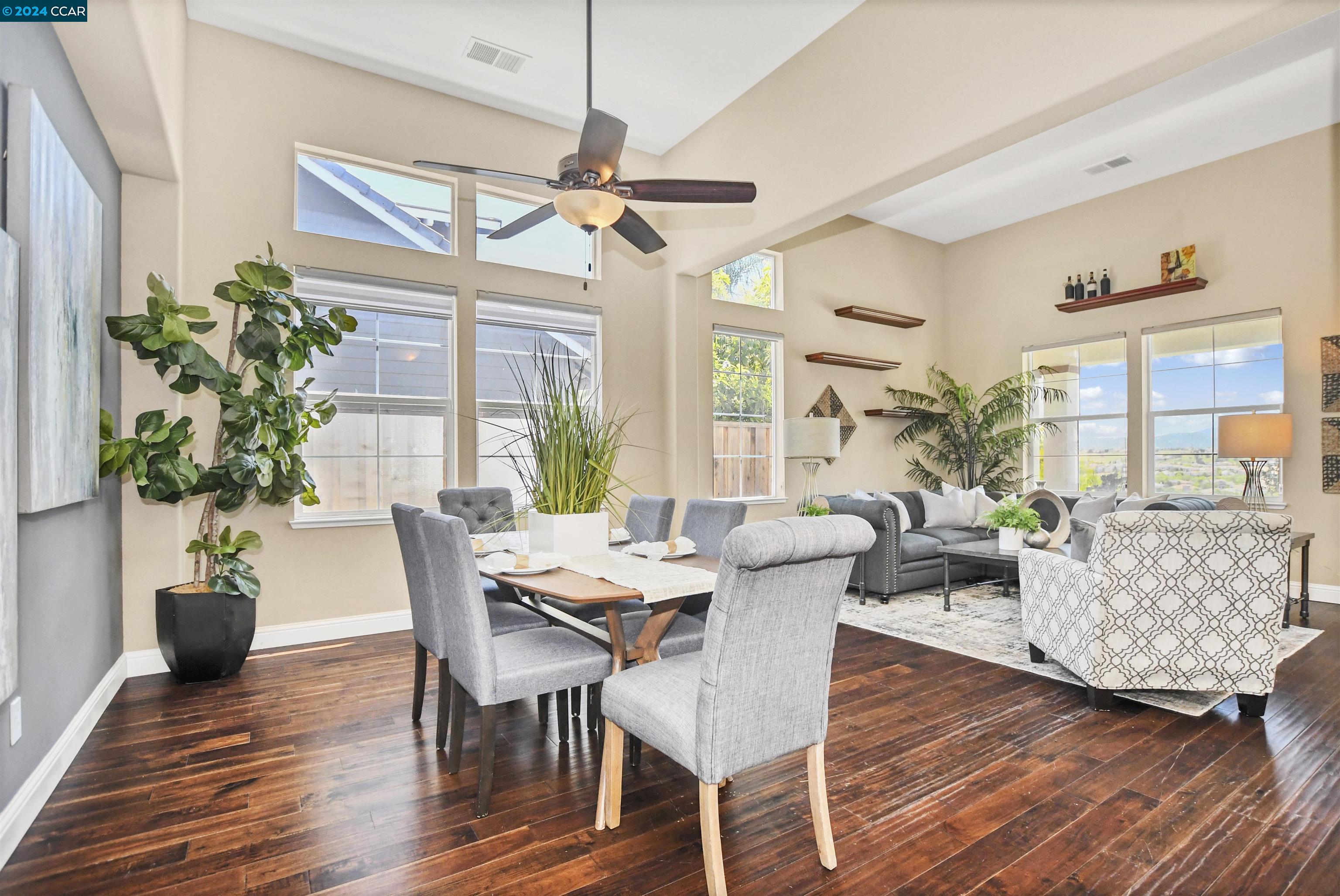 188 E Country Club Dr