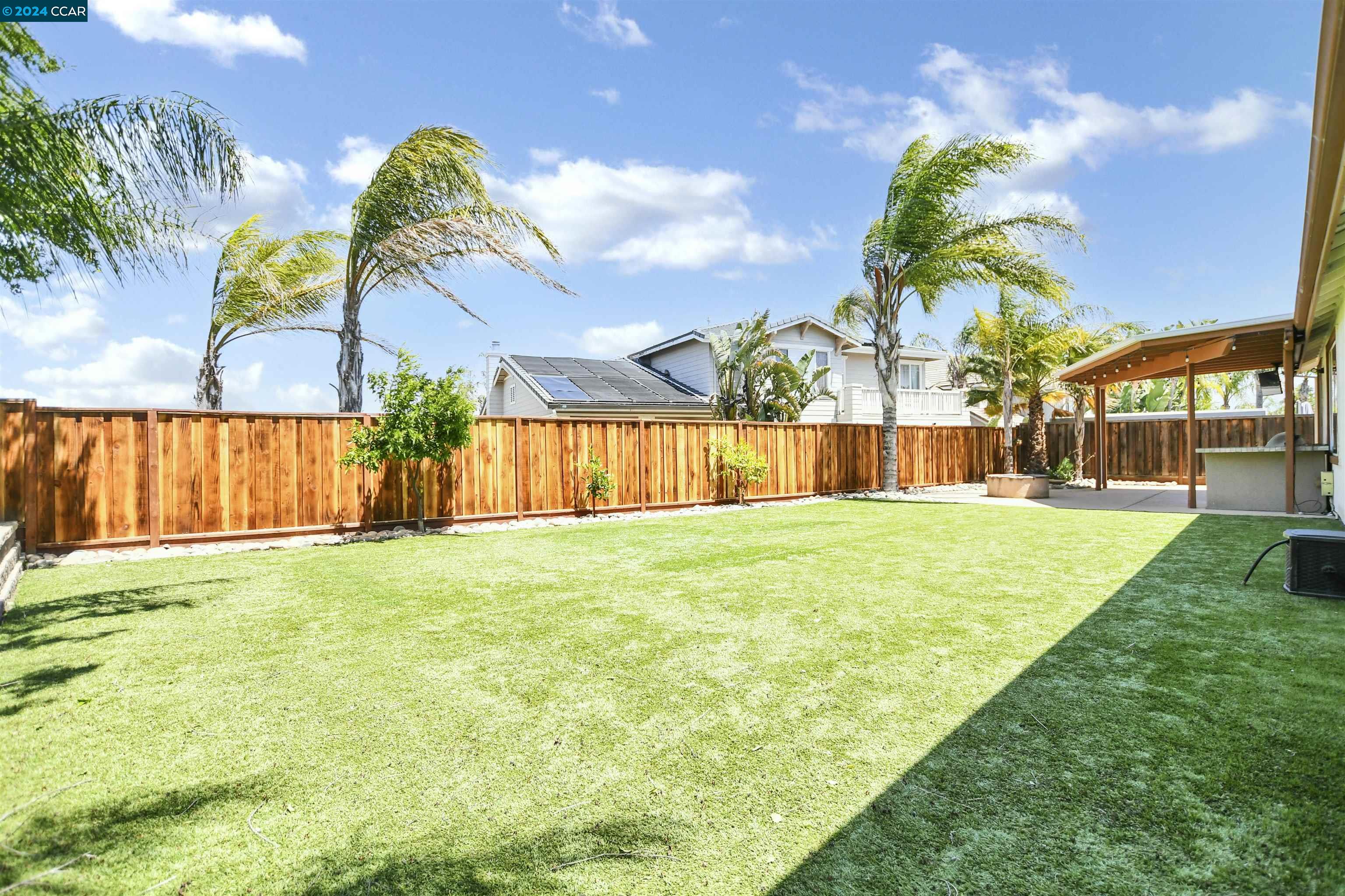 188 E Country Club Dr