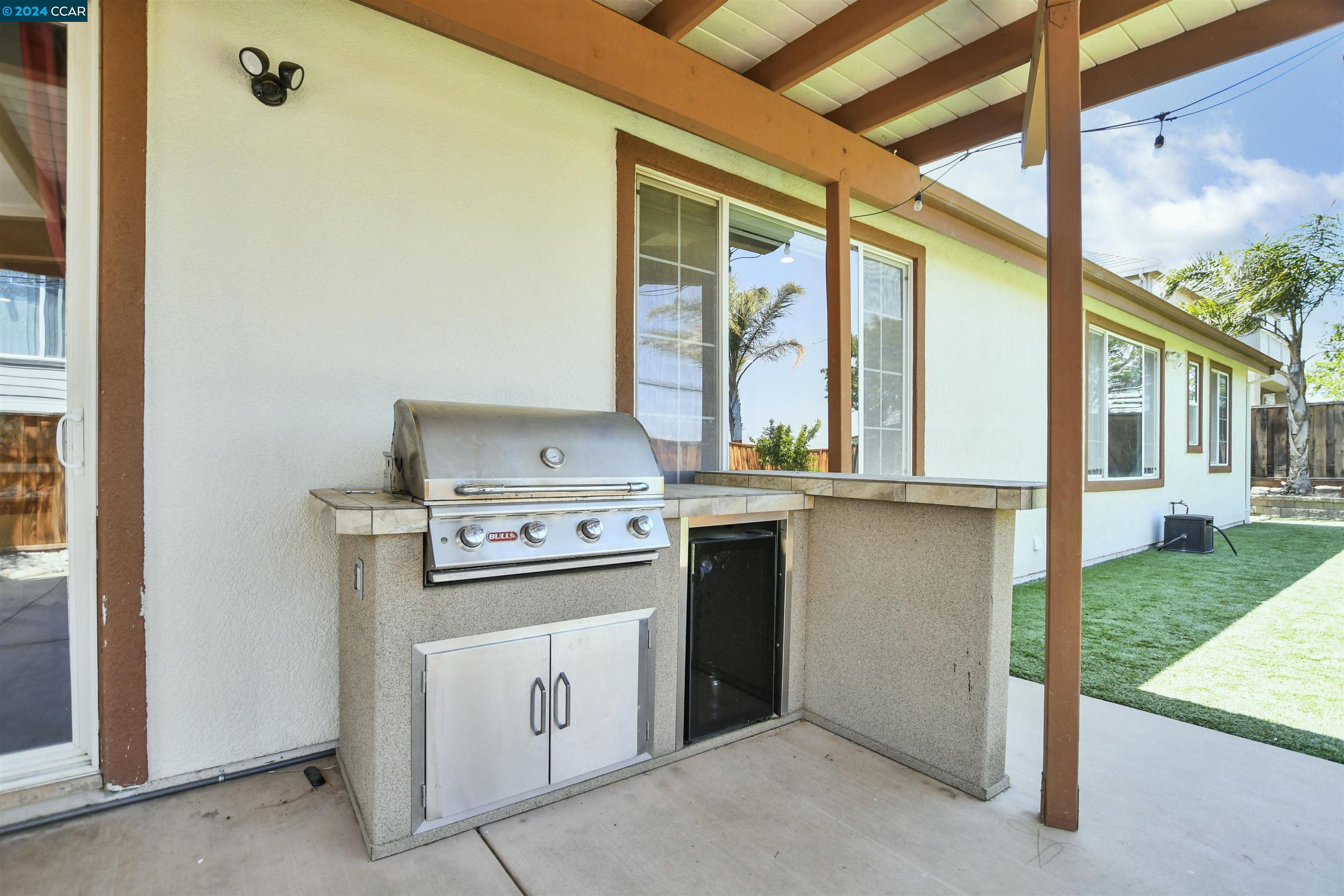 188 E Country Club Dr