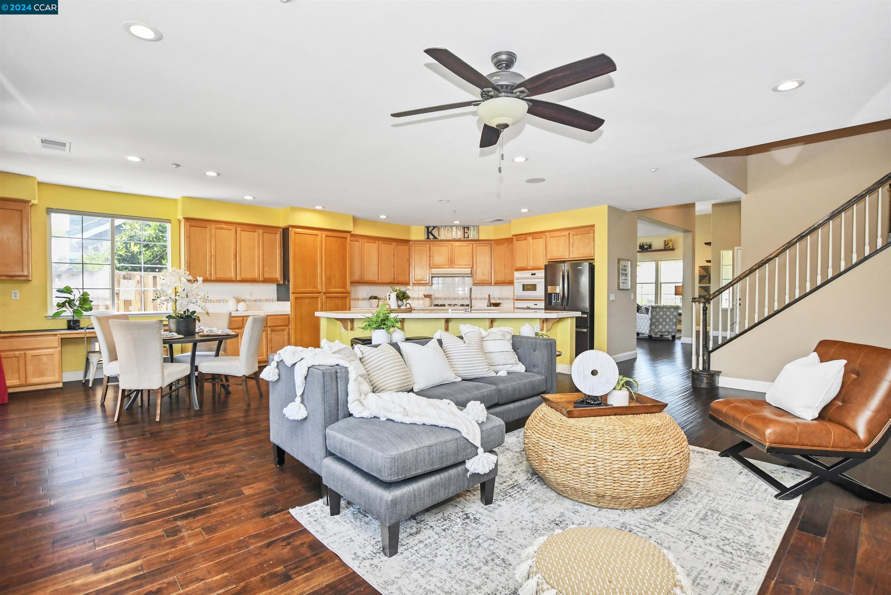 188 E Country Club Dr