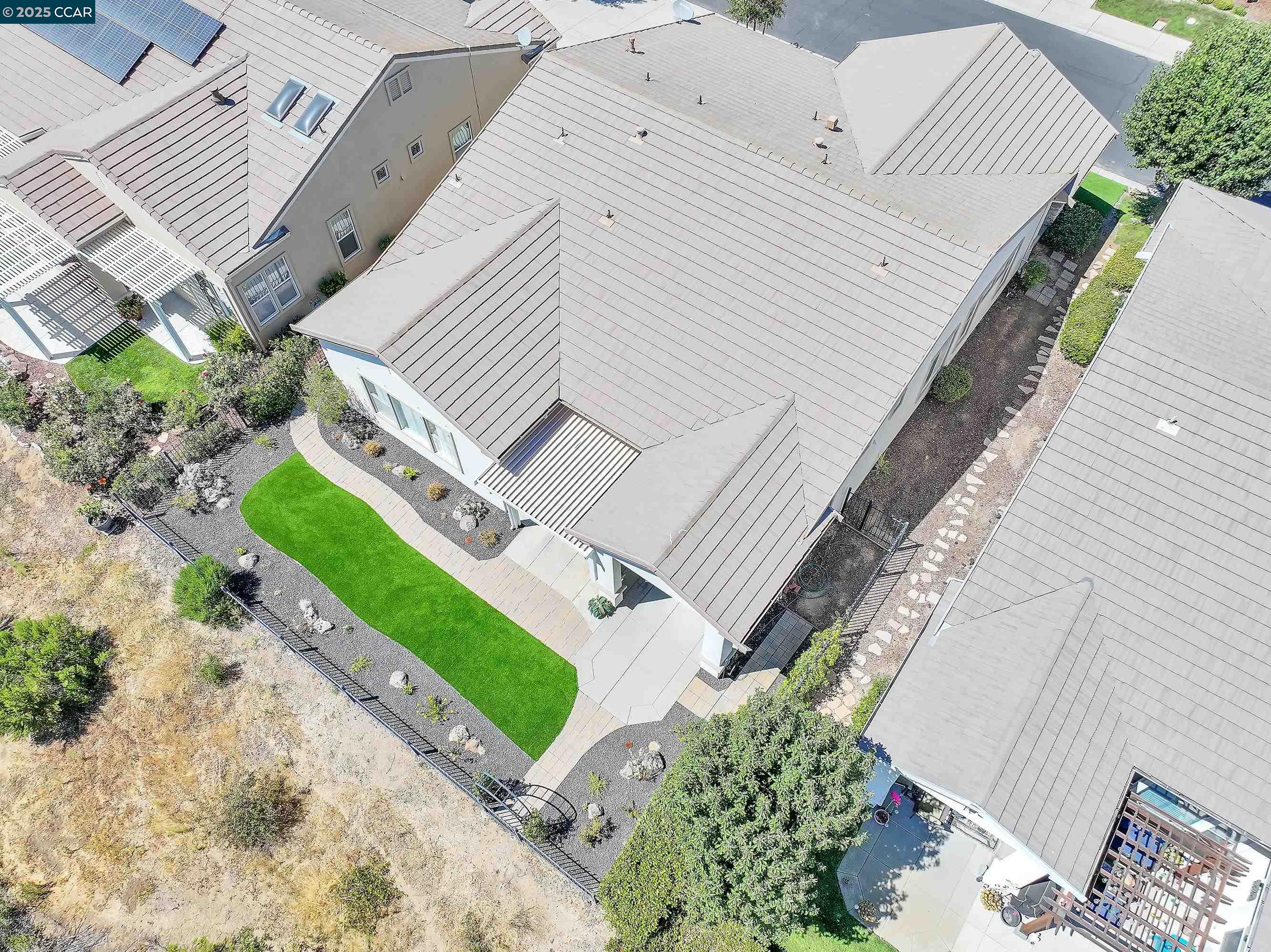 1820 Mariposa Way