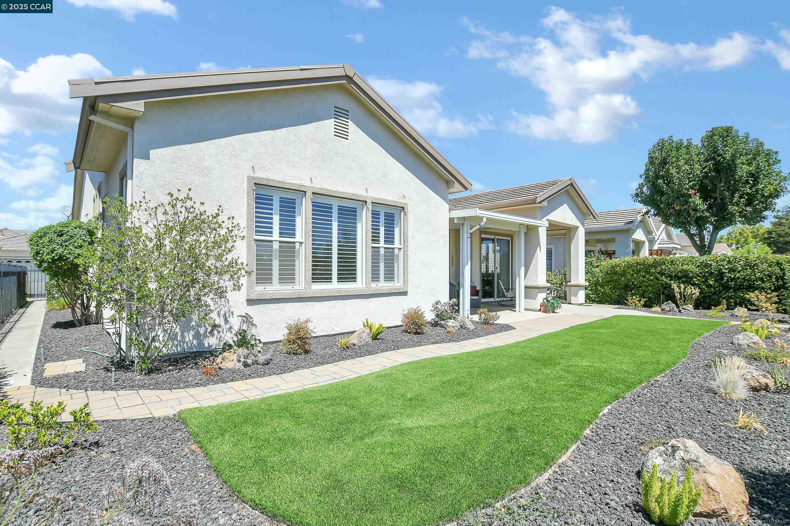 1820 Mariposa Way