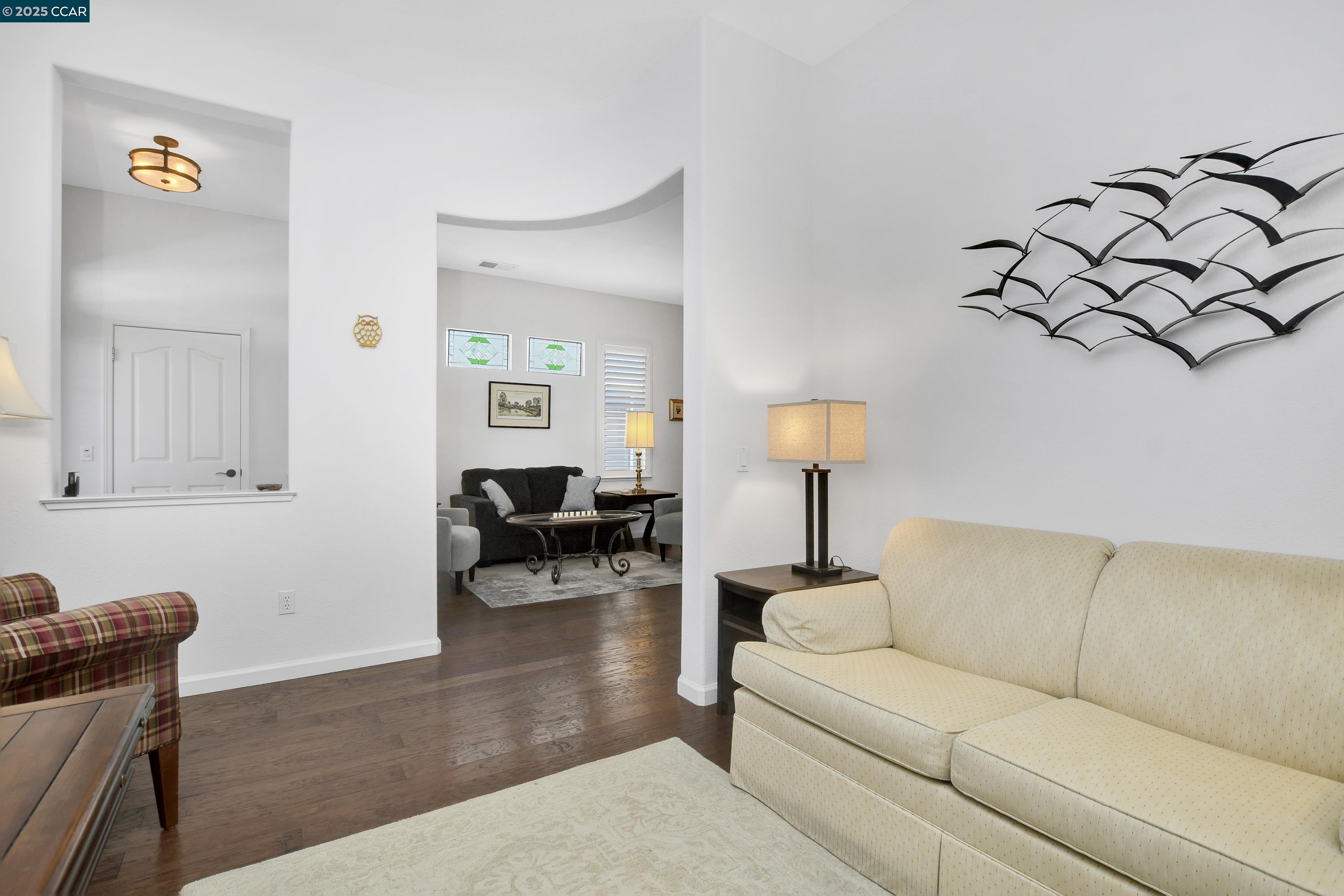 1820 Mariposa Way