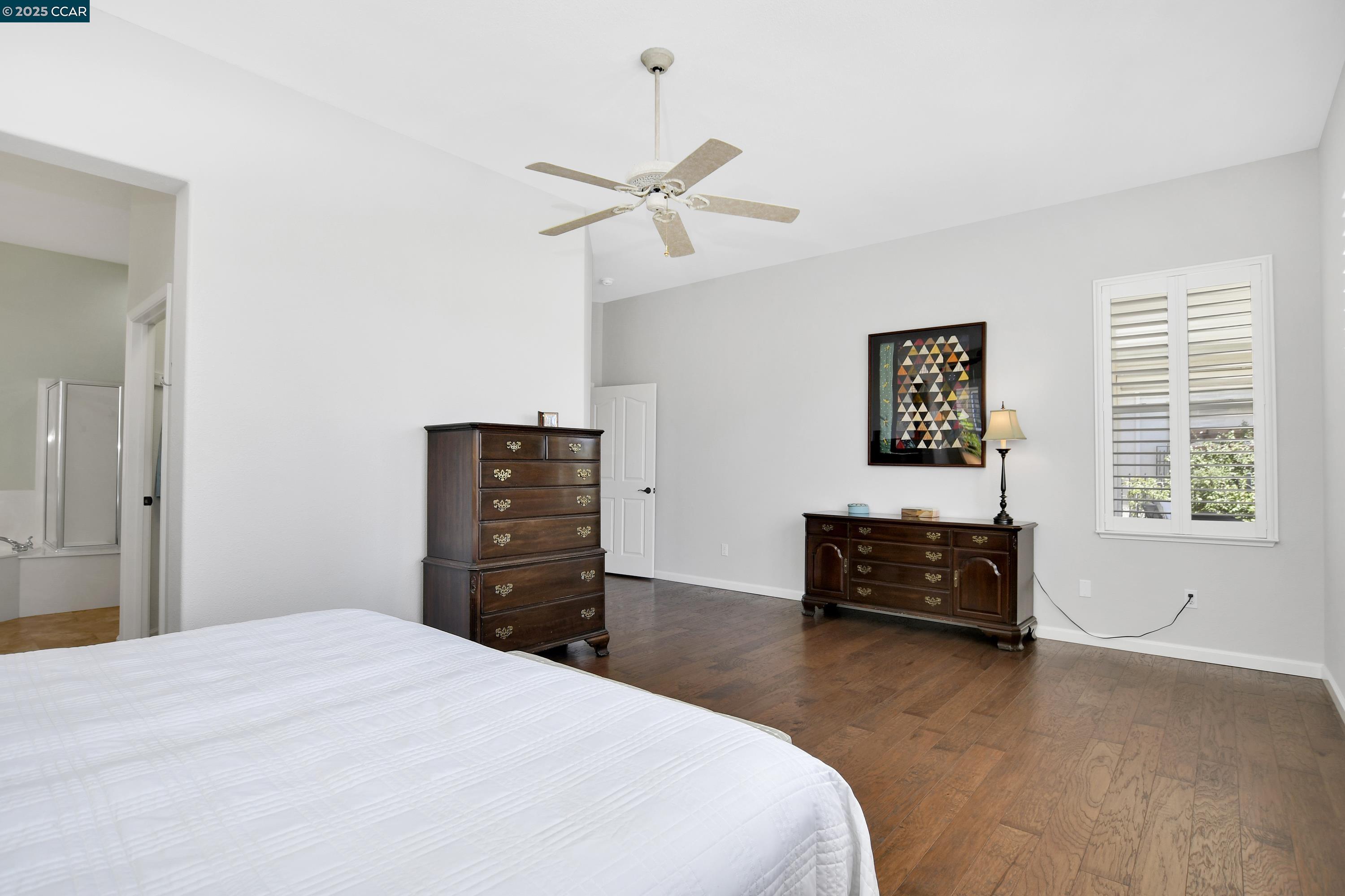 1820 Mariposa Way