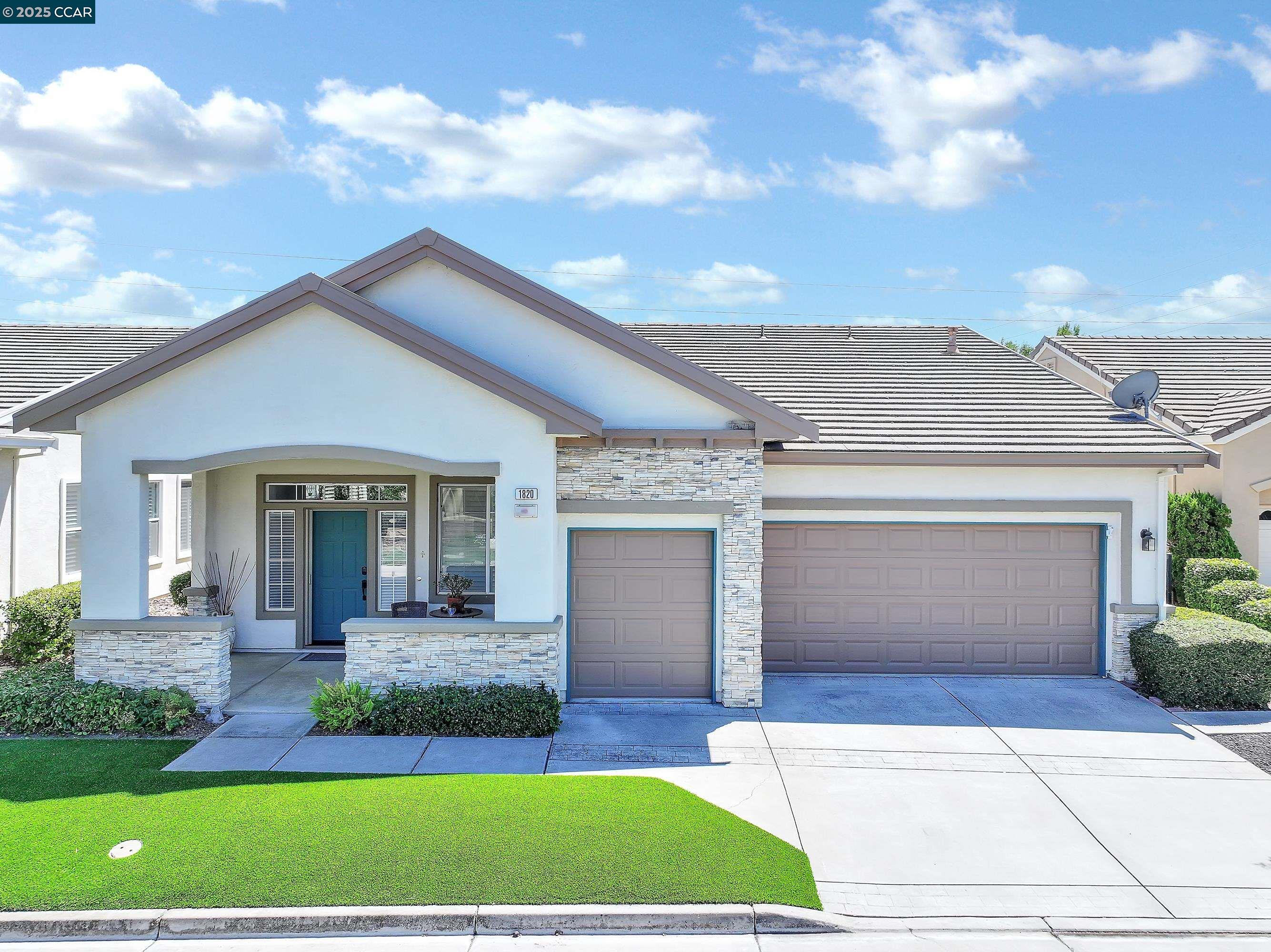 1820 Mariposa Way