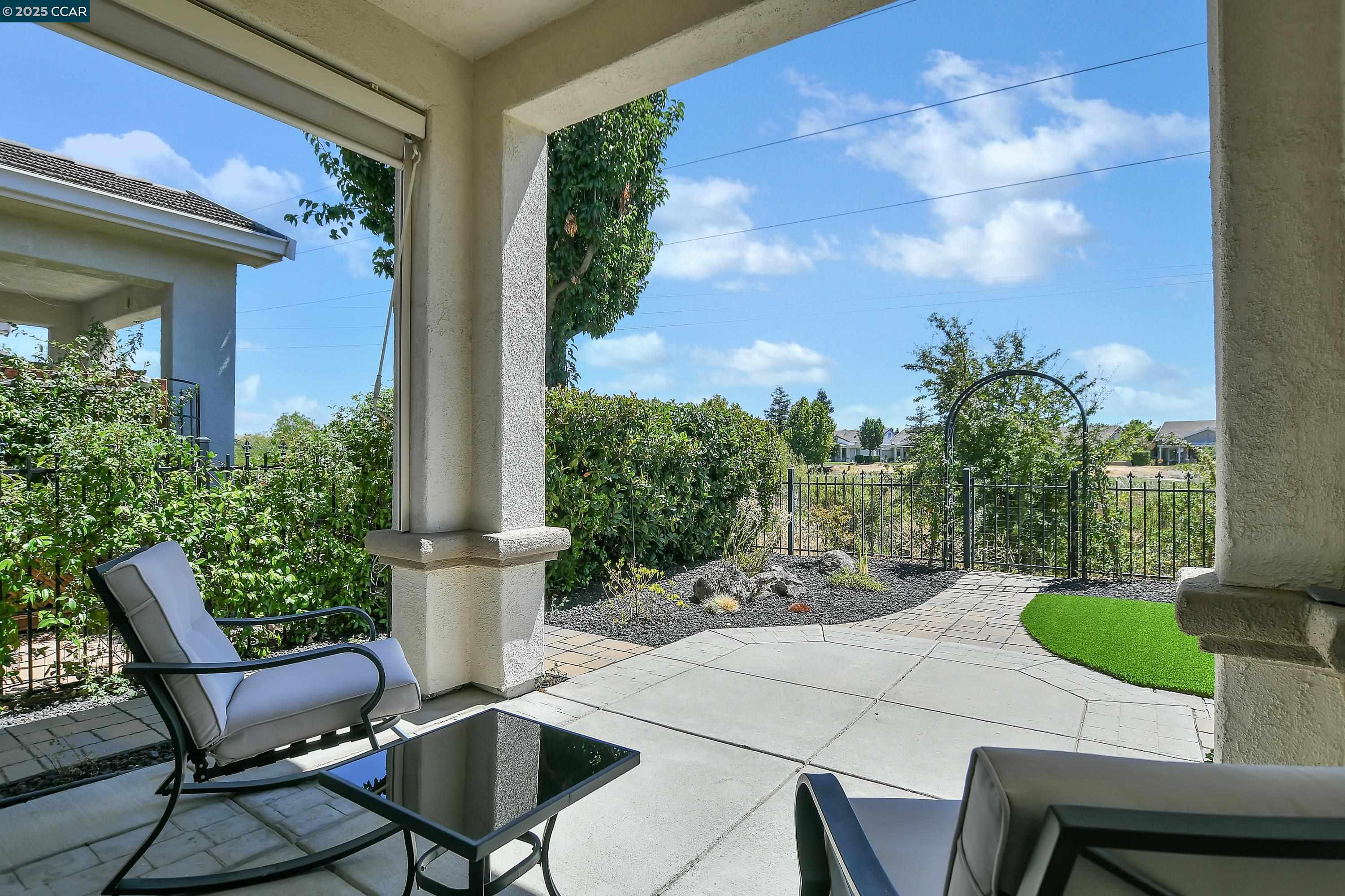 1820 Mariposa Way