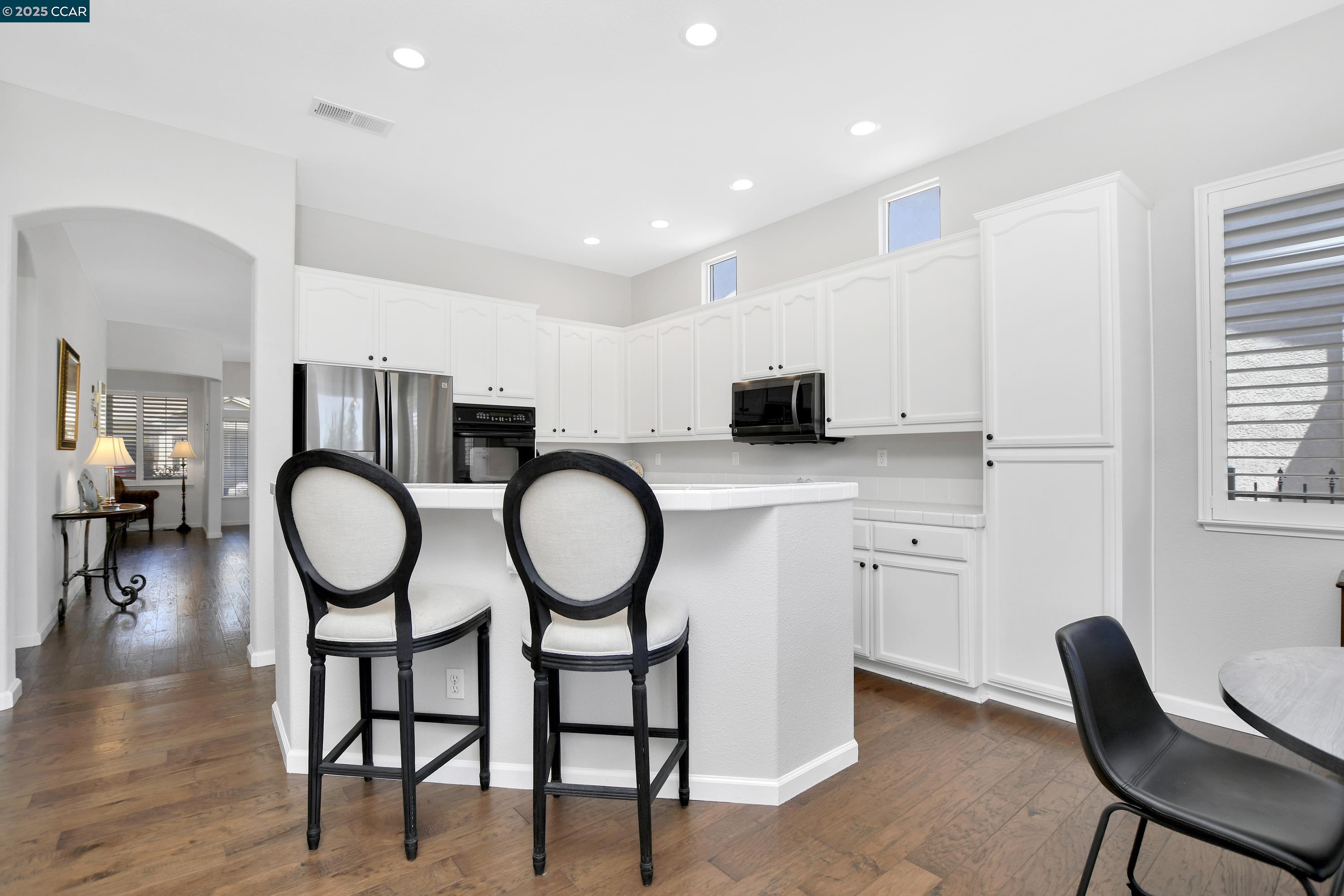 1820 Mariposa Way