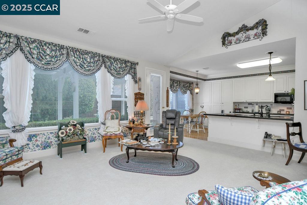 1160 Orchid Dr