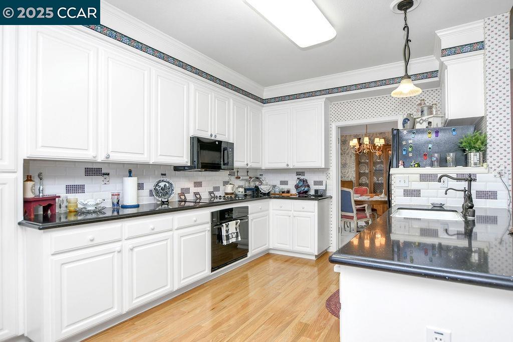 1160 Orchid Dr